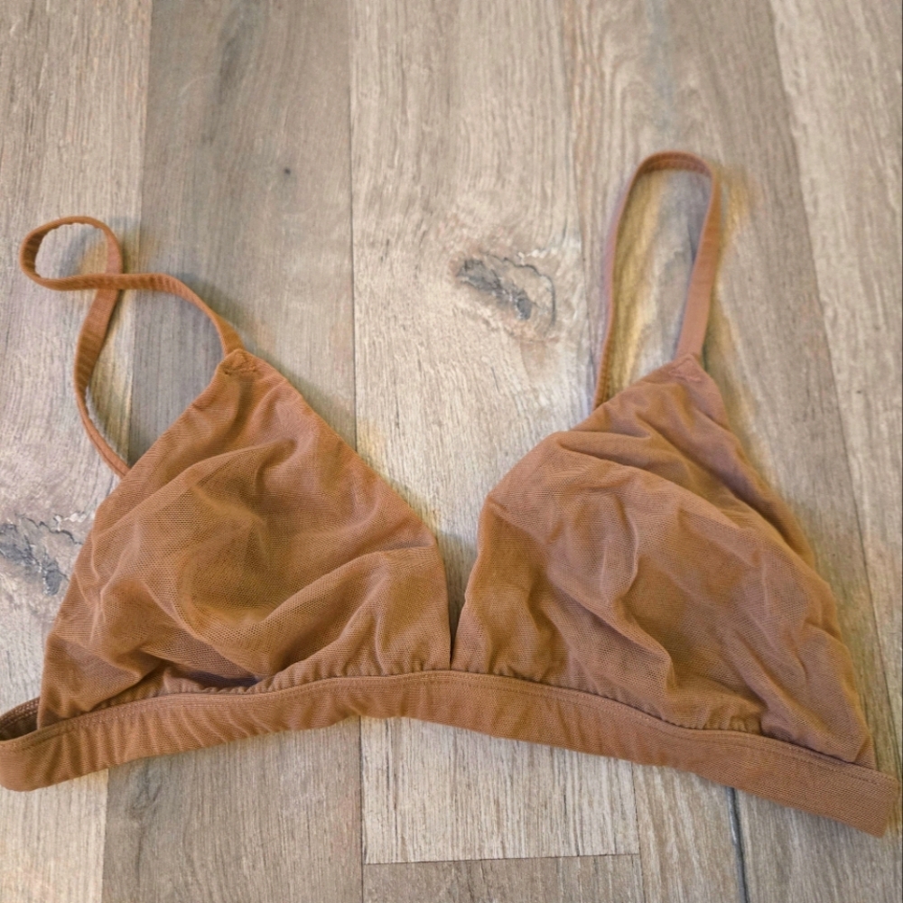 Skims Mesh Triangle Bralette - image 8